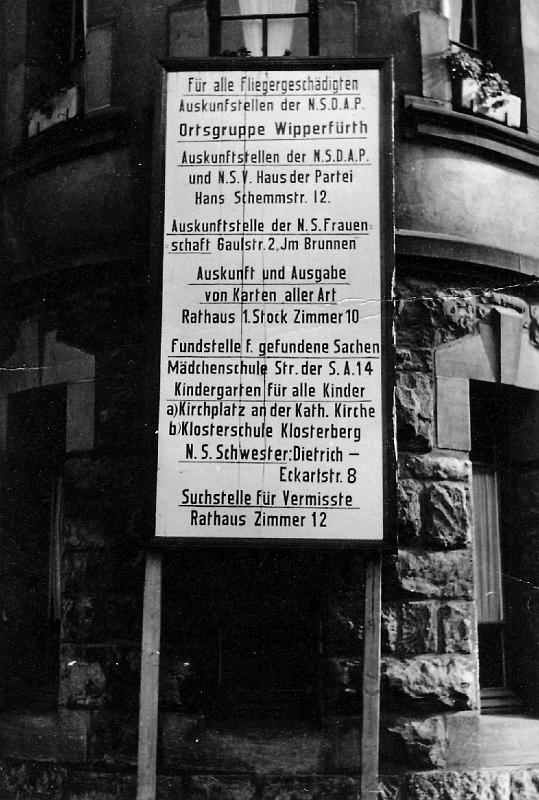 (056) rathaus um 1944.jpg